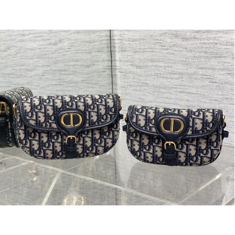 Bag-Dior-001 サイズ  :   17.5 x 11 x 3.5 cm