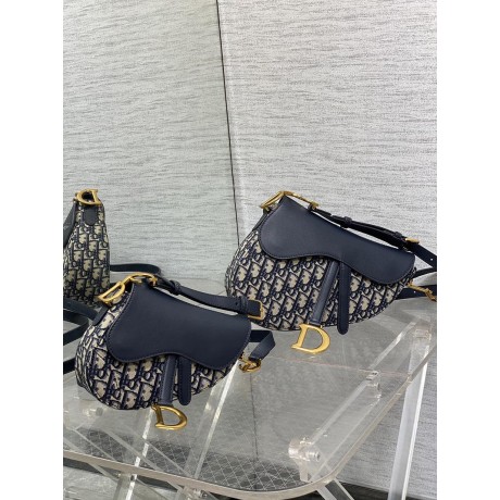 Bag-Dior-064 サイズ  :   19.5 x 6 x 15cm
