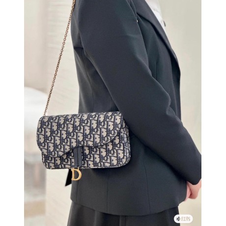 Bag-Dior-173 サイズ  :   21.5 x 12.5 x 3.7cm