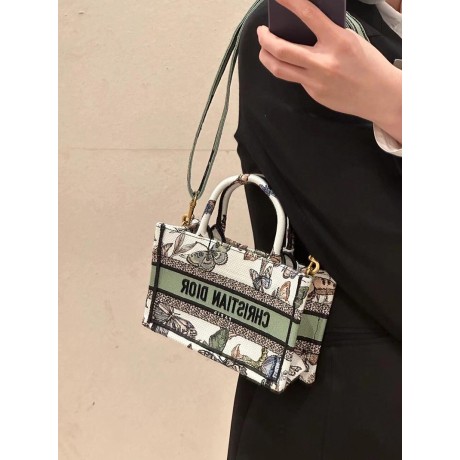 Bag-Dior-198 サイズ  :   21.5 x 13 x 7.5cm