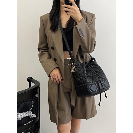 Bag-Dior-250 サイズ  :   23 x 13 x 24cm