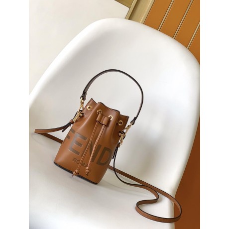 Bag-Fendi-009 サイズ  :   12x10x18cm