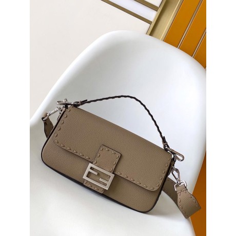 Bag-Fendi-016 サイズ  :   27x6x15cm 