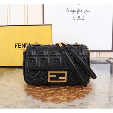 Bag-Fendi-039 サイズ  :   24×7×13cm 