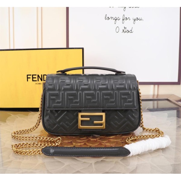 Bag-Fendi-044 サイズ  :   24×7×13cm