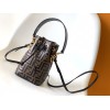 Bag-Fendi-081 サイズ  :   18.5x12x10cm 