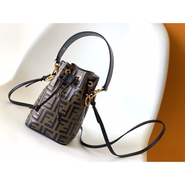 Bag-Fendi-081 サイズ  :   18.5x12x10cm 