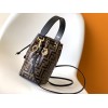 Bag-Fendi-081 サイズ  :   18.5x12x10cm 