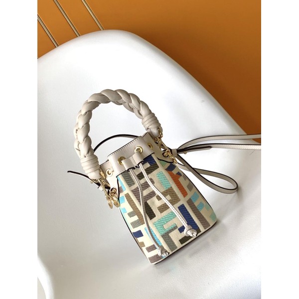 Bag-Fendi-082 サイズ  :   12x10x18cm