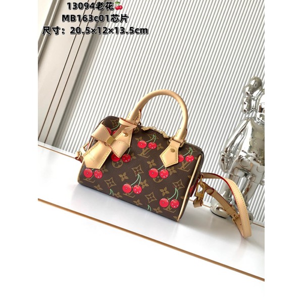 M13094  Bag-Lvbag-076 サイズ  :   13.5 x 12 x 20.5 cm 