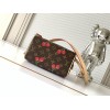 M13094  Bag-Lvbag-076 サイズ  :   13.5 x 12 x 20.5 cm 