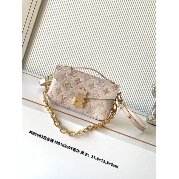 M25682 Bag-Lvbag-106 サイズ  :   21.5x 13.5 x6cm