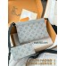 M81115  Bag-Lvbag-138 サイズ  :   14.5 x 4.5 x 22 cm 