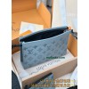 M81115 Bag-Lvbag-141 サイズ  :   14.5 x 4.5 x 22 cm