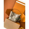 M13045 Bag-Lvbag-150 サイズ  :   16 x 18 x 12 cm
