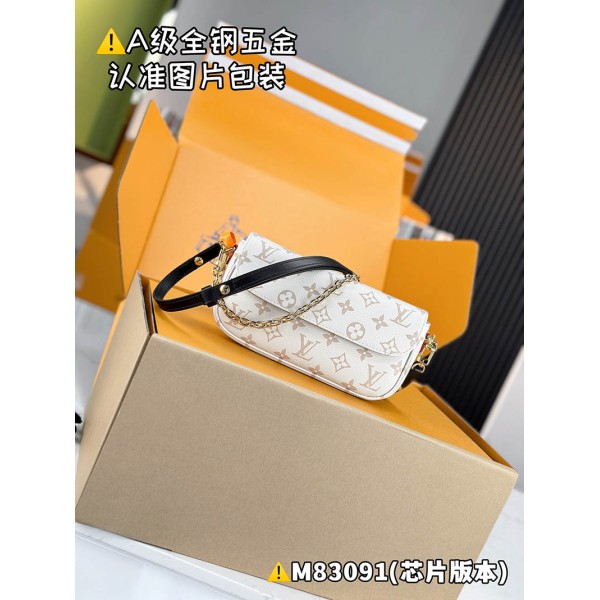 M83091  Bag-Lvbag-244 サイズ  :   23.5 x 12 x 4.3 cm