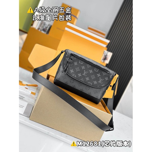 M12681  Bag-Lvbag-277 サイズ  :   17 x 11 x 26.6 cm