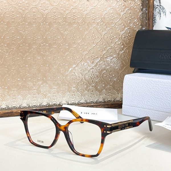 Glass-Dior-026