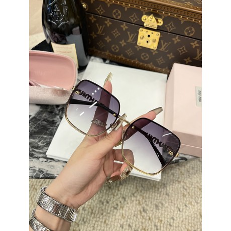 Glass-Miu-006