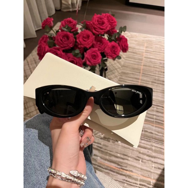 Glass-Miu-012