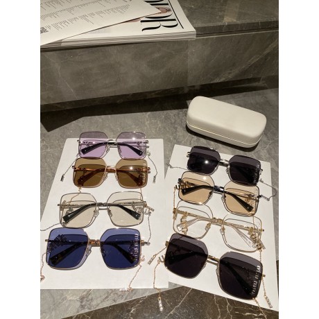 Glass-Miu-026