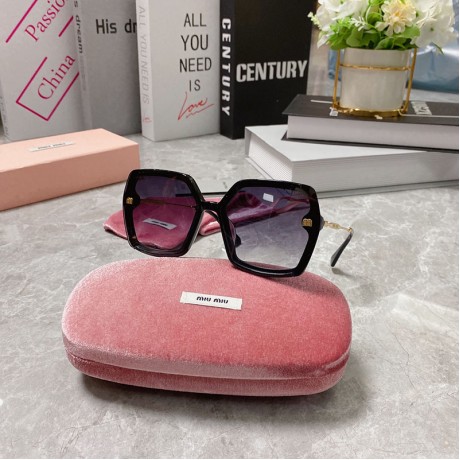 Glass-Miu-034