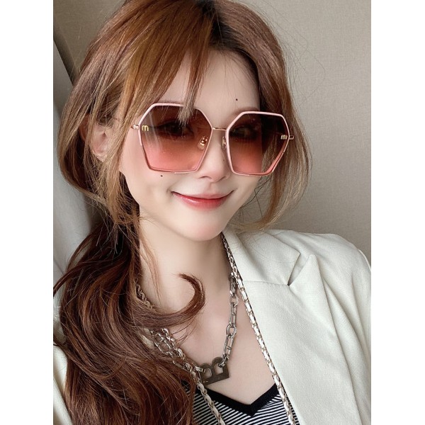 Glass-Miu-036