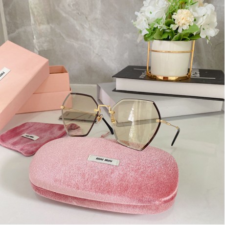 Glass-Miu-038