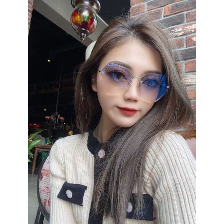 Glass-Miu-039
