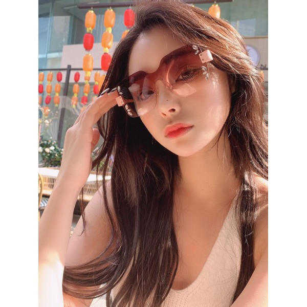 Glass-Miu-040