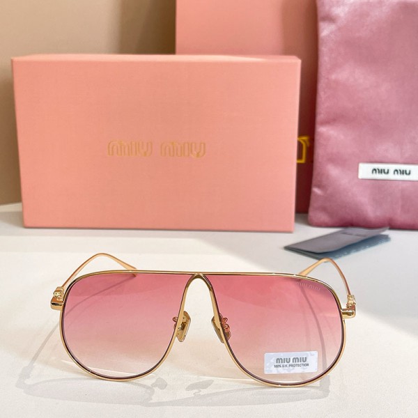 Glass-Miu-043
