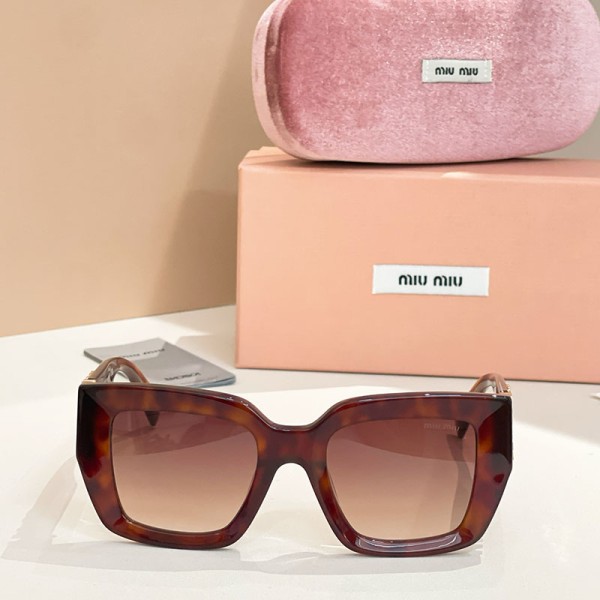 Glass-Miu-045