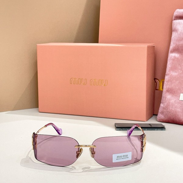 Glass-Miu-052