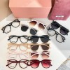 Glass-Miu-056