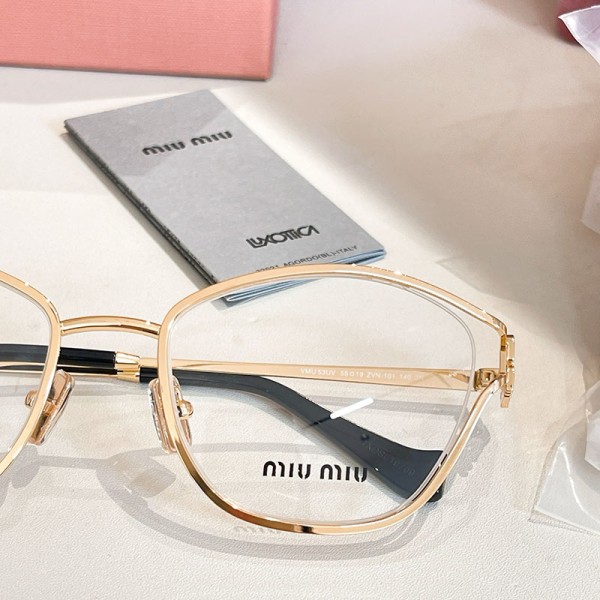 Glass-Miu-063