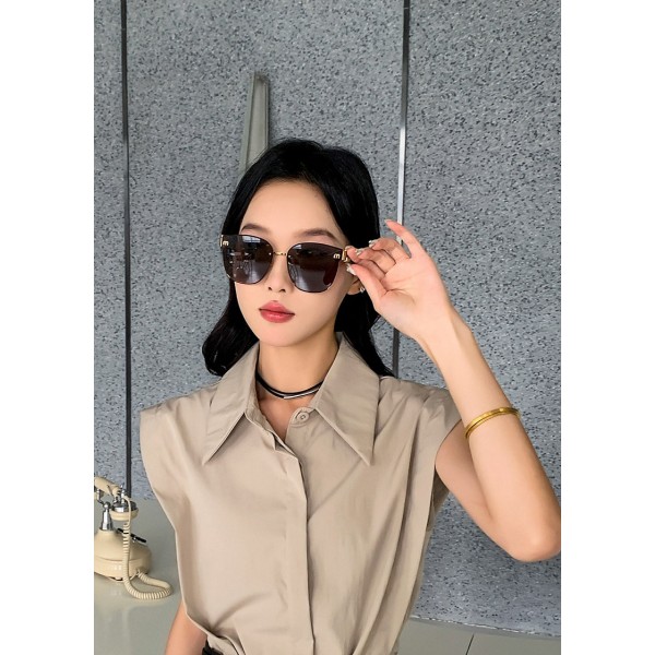 Glass-Miu-068
