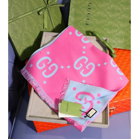 Scarf-Gu082