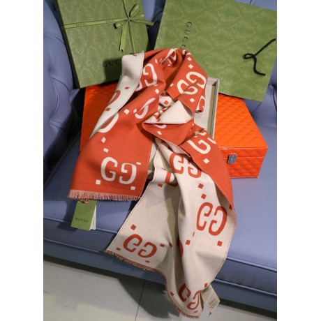 Scarf-Gu084