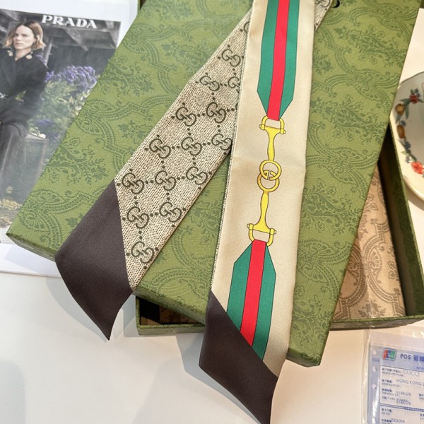 Scarf-Gu097