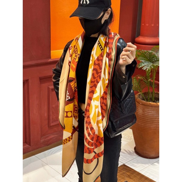 Scarf-Her-036