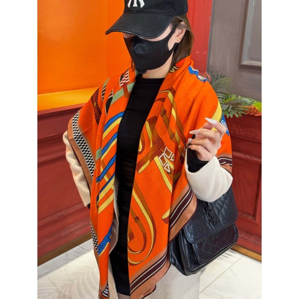 Scarf-Her-040