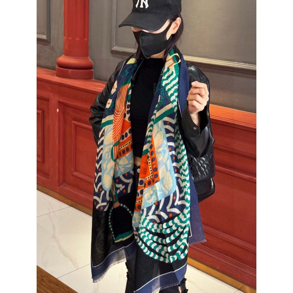 Scarf-Her-049