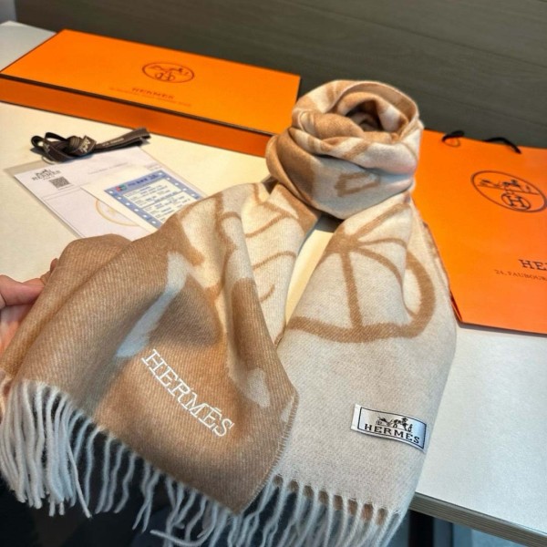 Scarf-Her-097