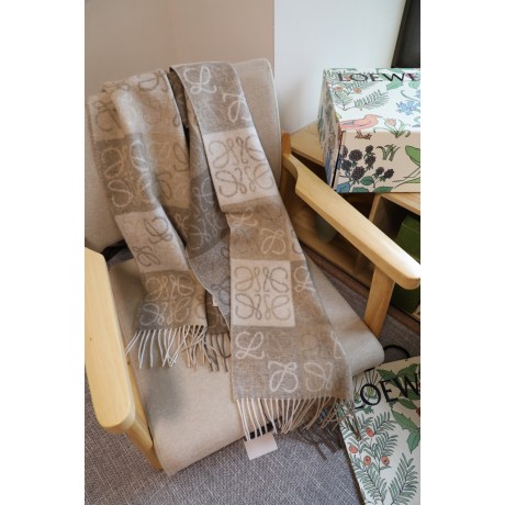 Scarf-Loe-071