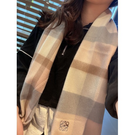 Scarf-Loe-114