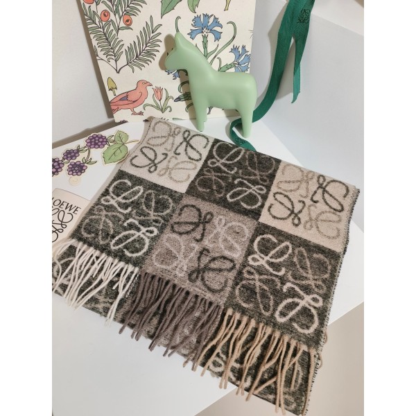 Scarf-Loe-127