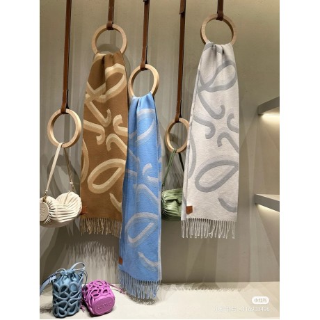Scarf-Loe-137
