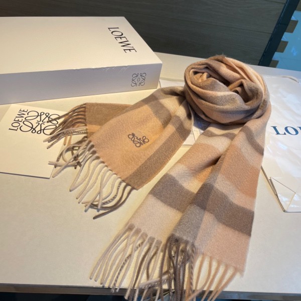 Scarf-Loe-147
