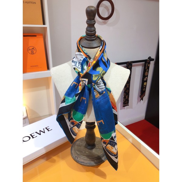 Scarf-Loe-160