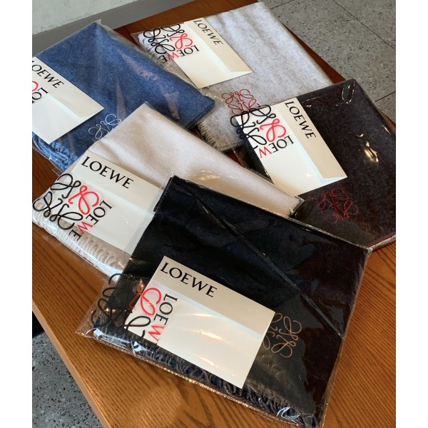 Scarf-Loe-172